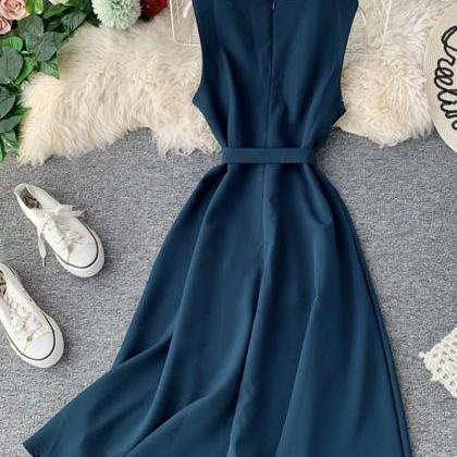 Elegant V Neck Sleeveless Dress..