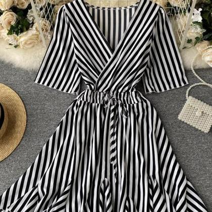 Stylish V Neck Striped Dress Short Sleeve Dress