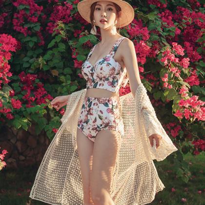 Cute floral two-piece swimsuit