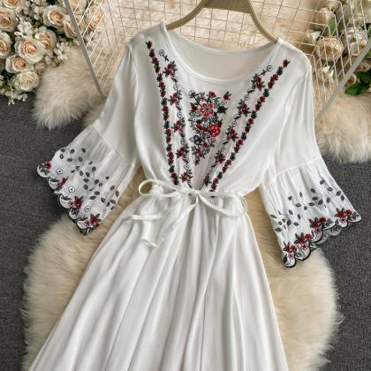 Sweet Long-sleeved Embroidered Dress
