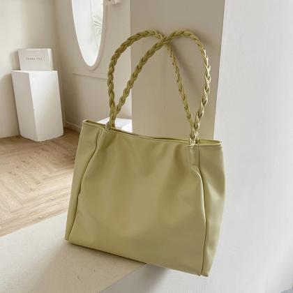 Fashionable Large-capacity Shoulder Bag