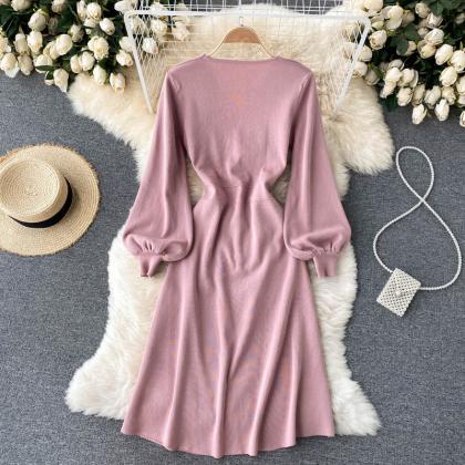 Cute V-neckline Knitted Long-sleeved Dress