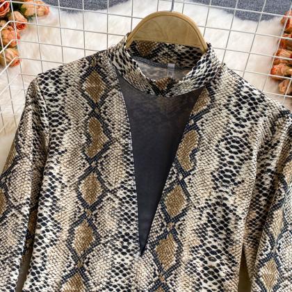Fashionable crocodile pattern long-..