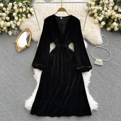 Black V Neck Long Sleeve Dress Simple Fashion..