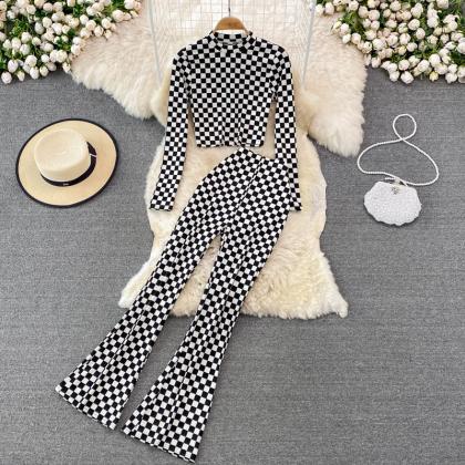 Fashionable two-piece women's cloth..