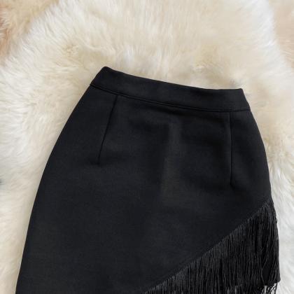 Black fringed irregular skirt