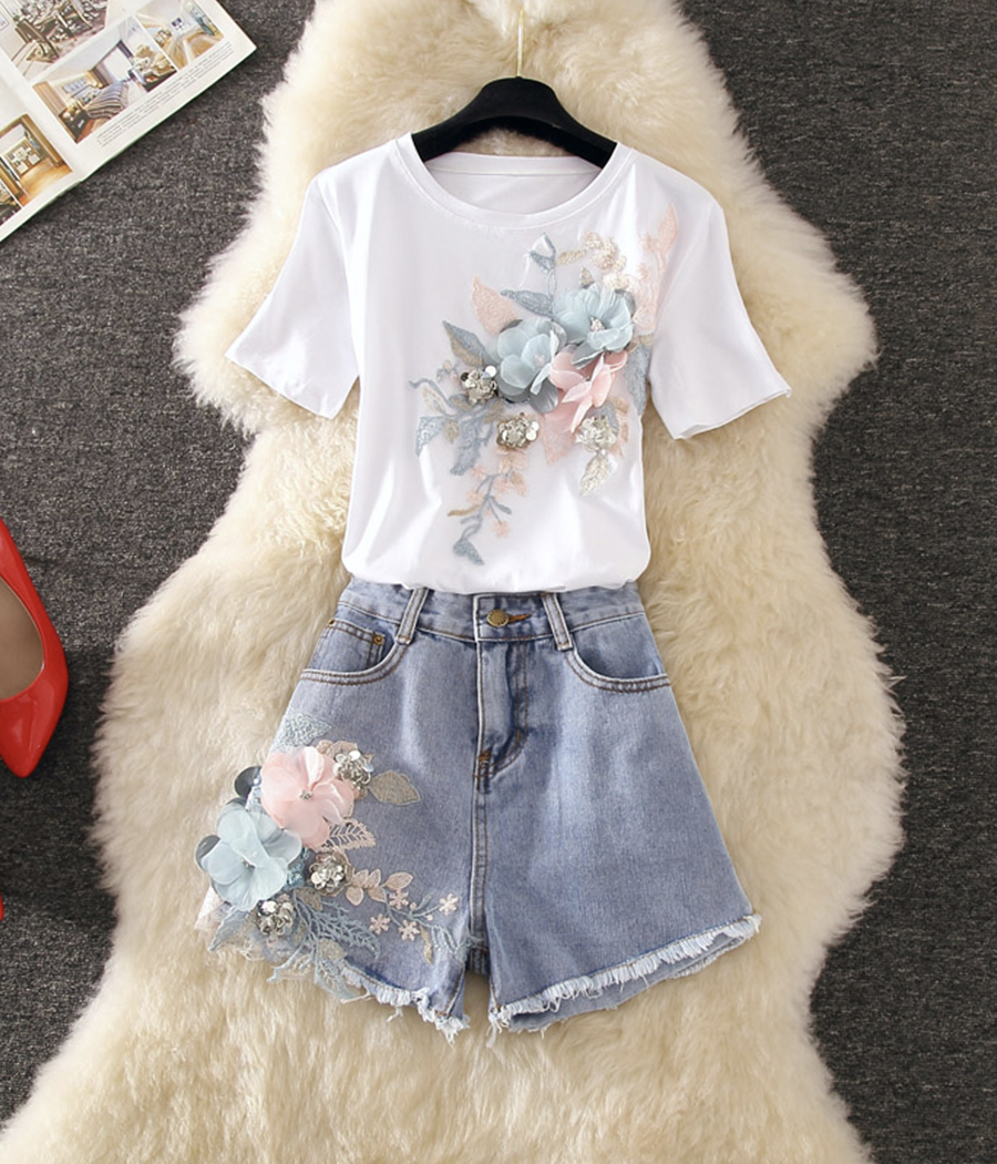Cute Three-dimensional Flower Short-sleeved T-shirt + Denim Shorts