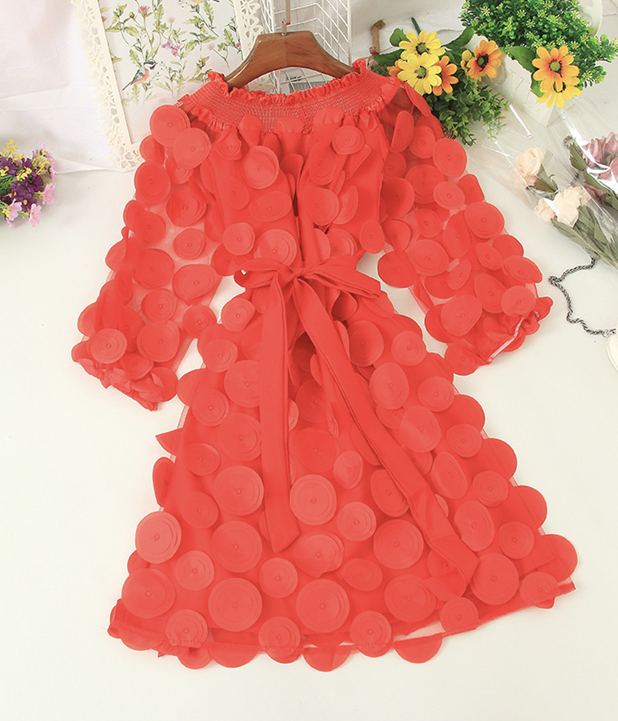 Uniquely Designed Three-dimensional Flower Puff Sleeve Dress
