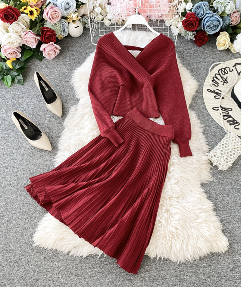 Fashionable Sweater Suit V-neck Bat Sleeve Bright Silk Knitted Sweater + High Waist Bag Hip Skirt Two-piece Suit