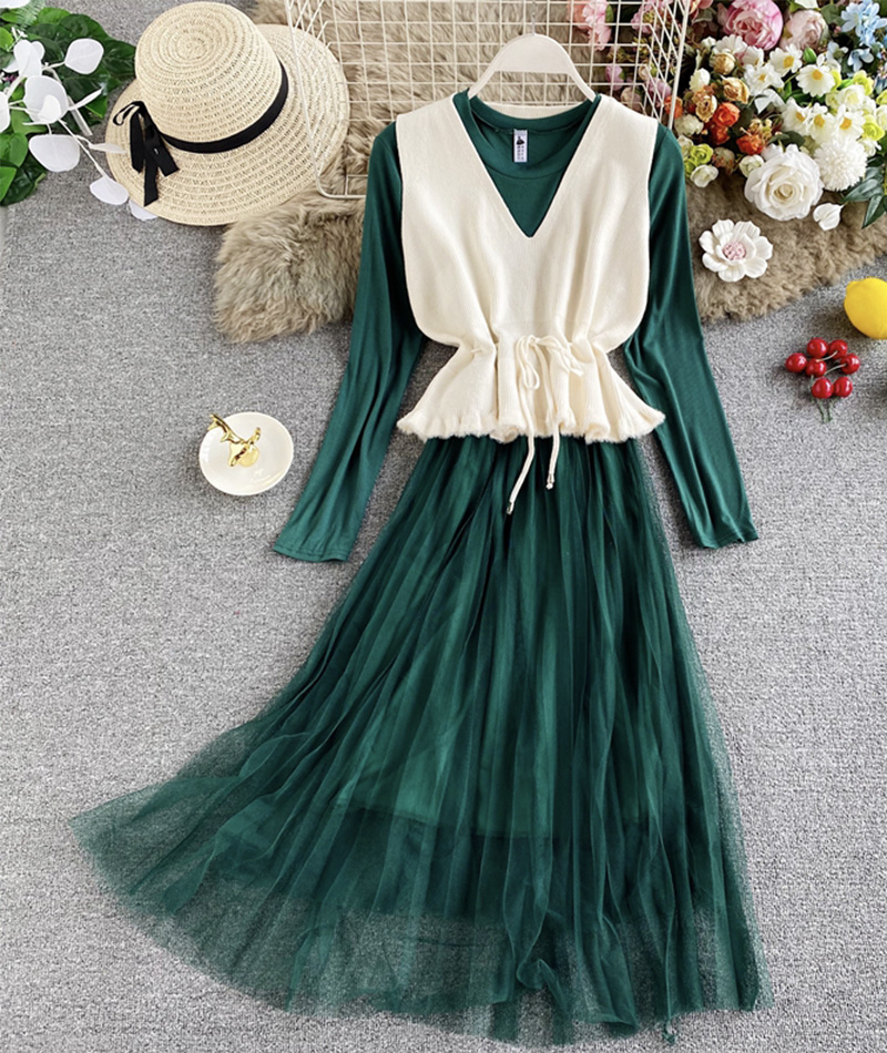 Cute V Neck Knitted Vest+ Long Sleeve Dress Two Pieces Sets