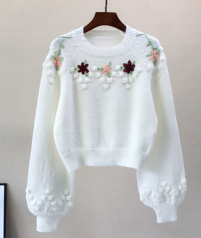Sweet White Flowers Long Sleeve Sweater