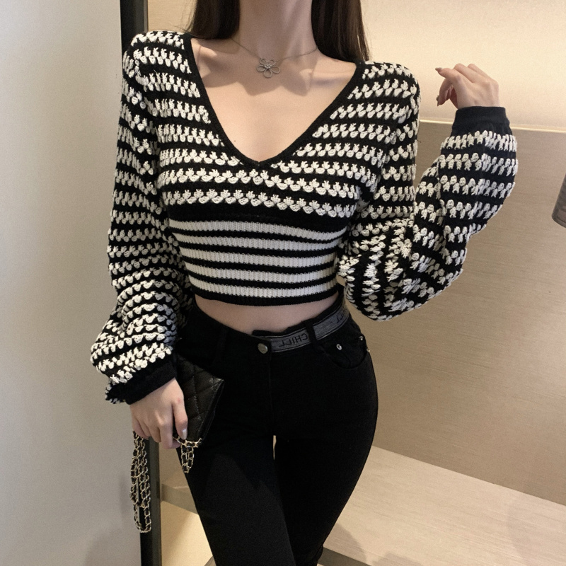 Fashionable V-neck Long-sleeved Knitted Top
