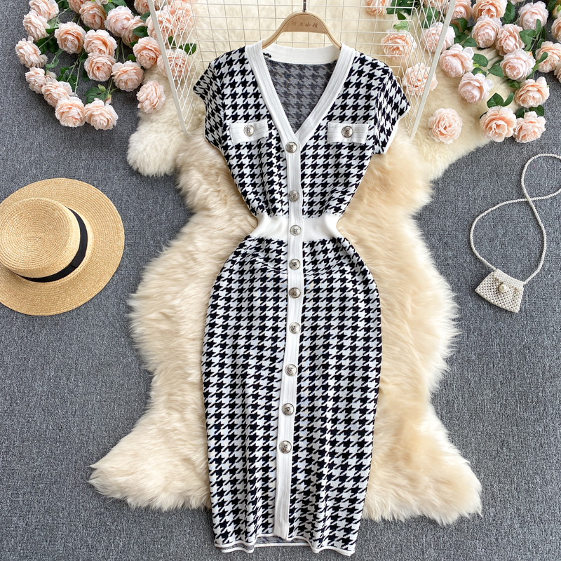 Stylish V Neck Houndstooth Knitted Dress