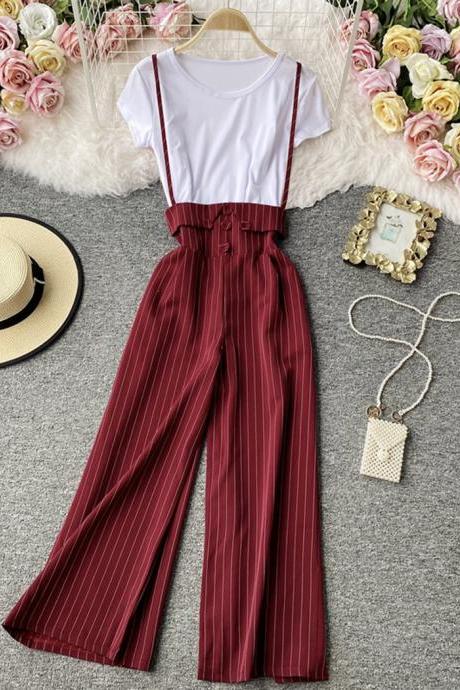 Simple white T-shirt + striped wide-leg pants