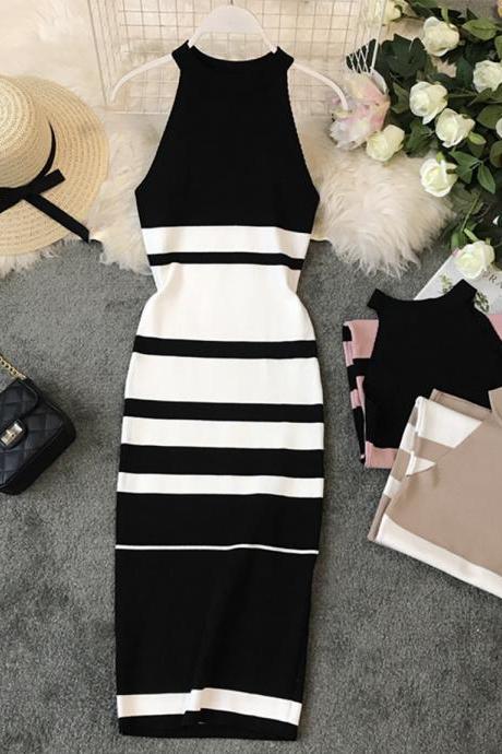 Tight-fitting striped knitted dress