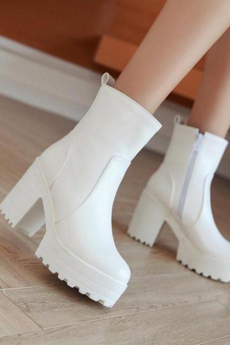 Simple high-heeled short boots