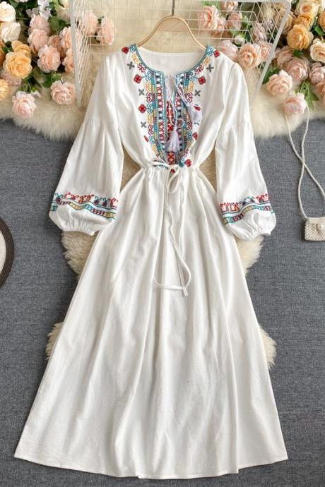 Simple embroidered long sleeve dress 