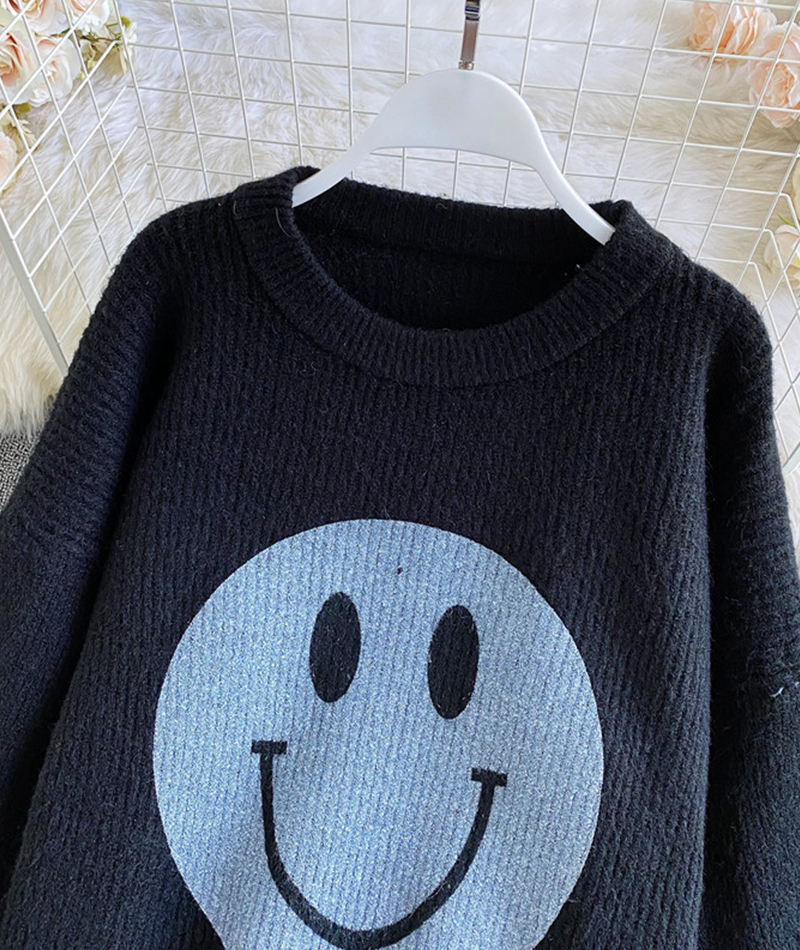 Cute Smiley Sweater on Luulla