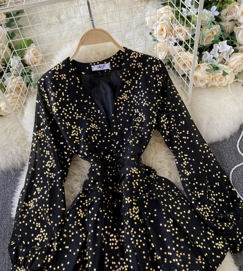 V-NECK WIDE SLEEVE DRESS STAR GIRL